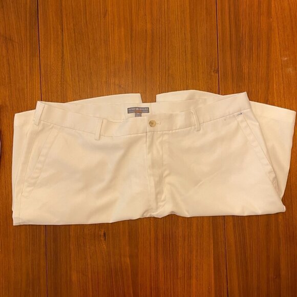 Peter Millar White Salem Performance Short - 9 inch Inseam Golfing SIZE 38 - Picture 4 of 12